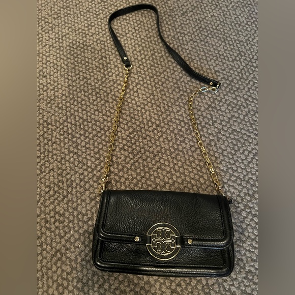 Tory Burch crossbody.  ***RETIRED CLASSIC*** - Picture 2 of 4